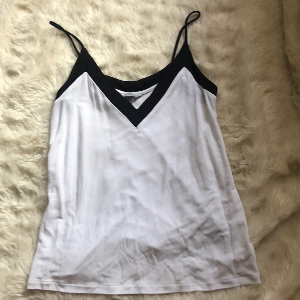 V-neck tank top